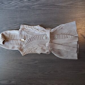 Girls Old Navy, grey size smallbutton up sleeveless sweater